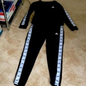 Adidas sweat pant outfit.